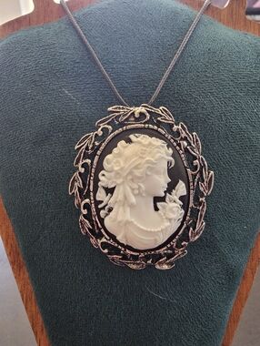 Vintage Cameo Brooch/pendant